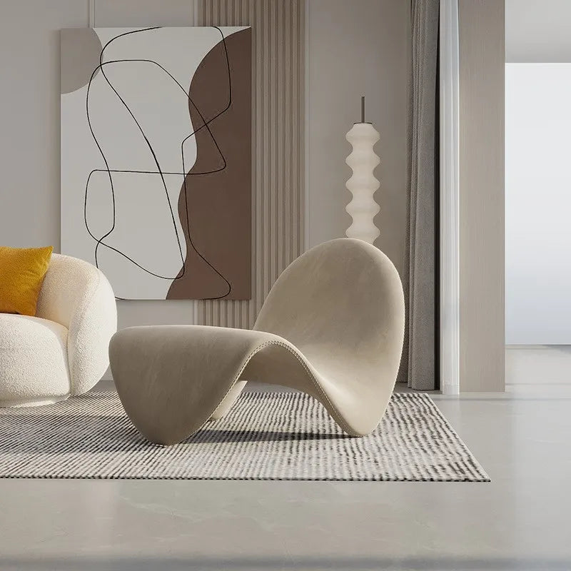 MOMO Tongue Chair