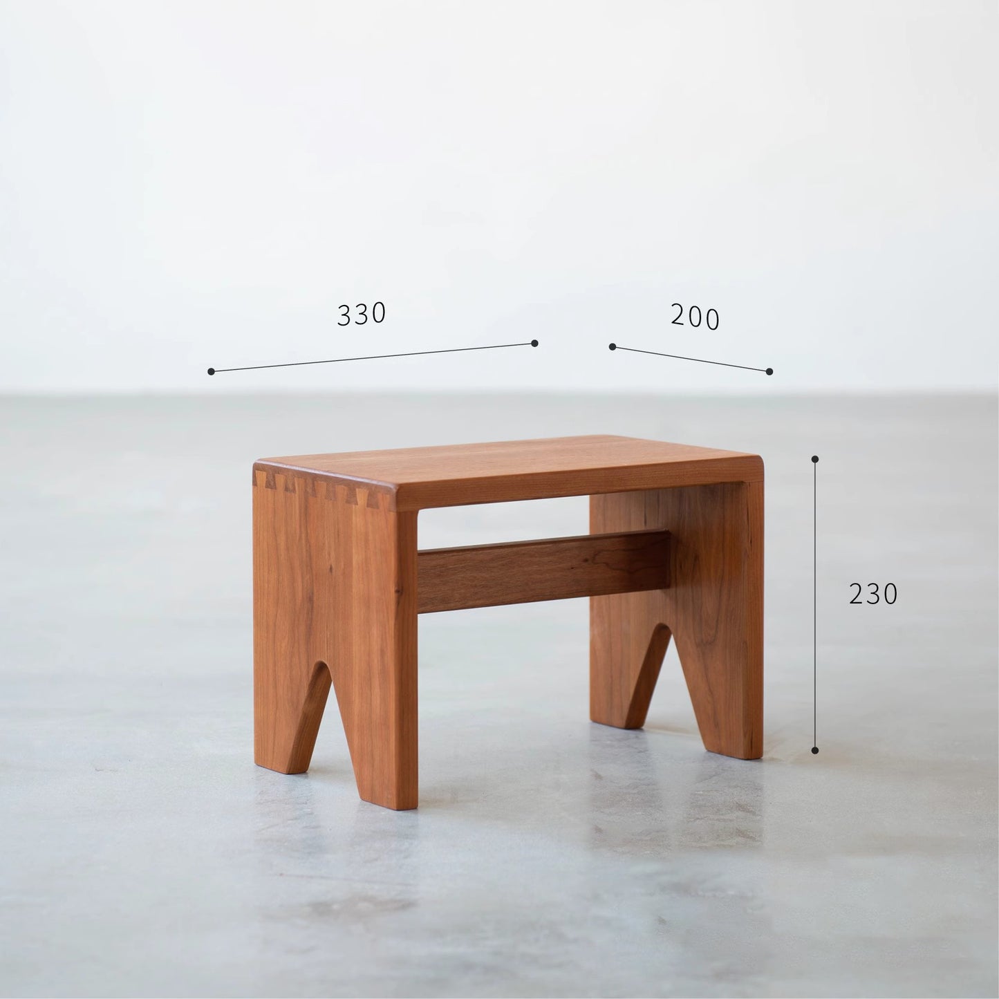 MOMO Solid Wood Swallowtail Stool