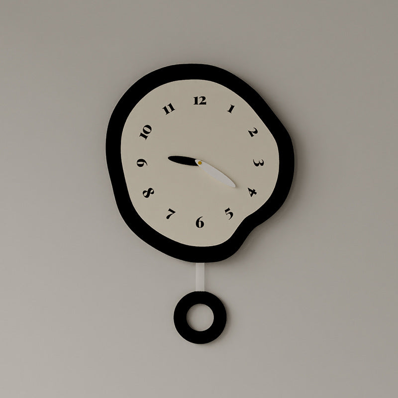 MOMO Scandinavian Wall Clock