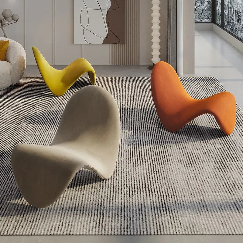 MOMO Tongue Chair