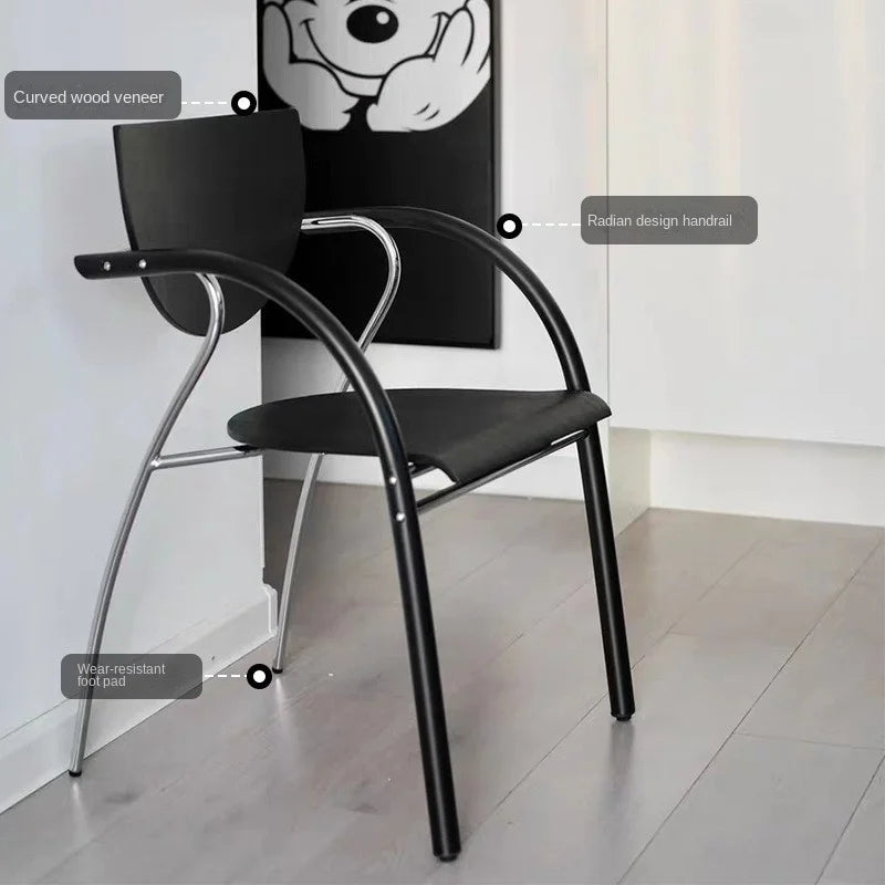 MOMO Antique Style Chair